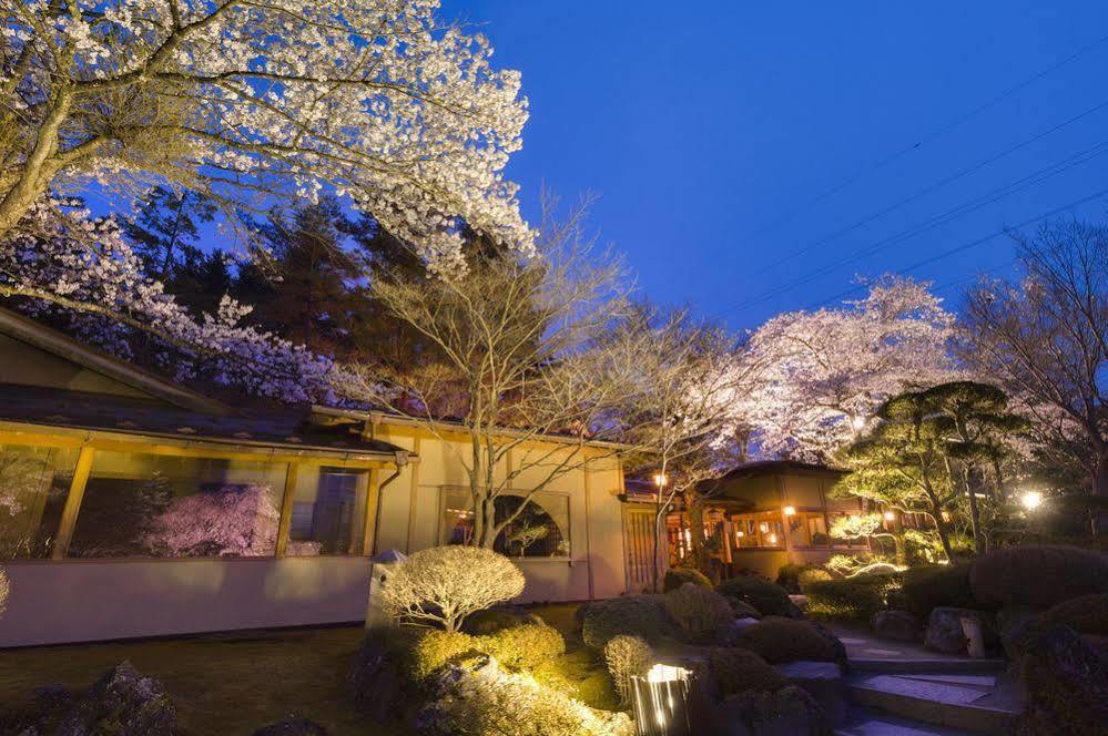 Готель Fujisan Onsen Bessho Sasa Фудзі-Йосіда Екстер'єр фото
