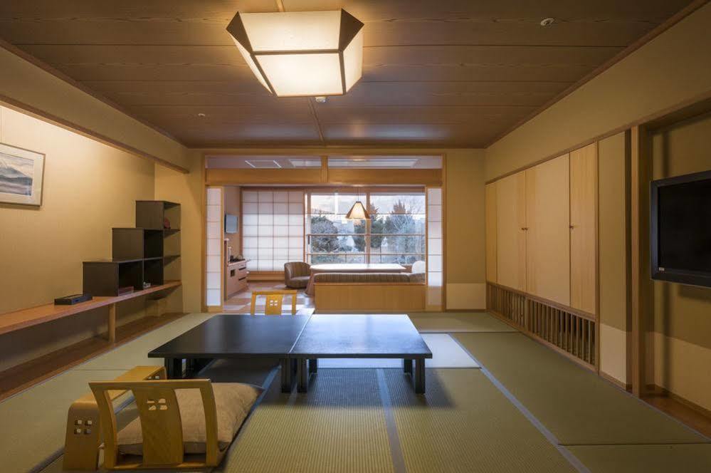 Готель Fujisan Onsen Bessho Sasa Фудзі-Йосіда Екстер'єр фото